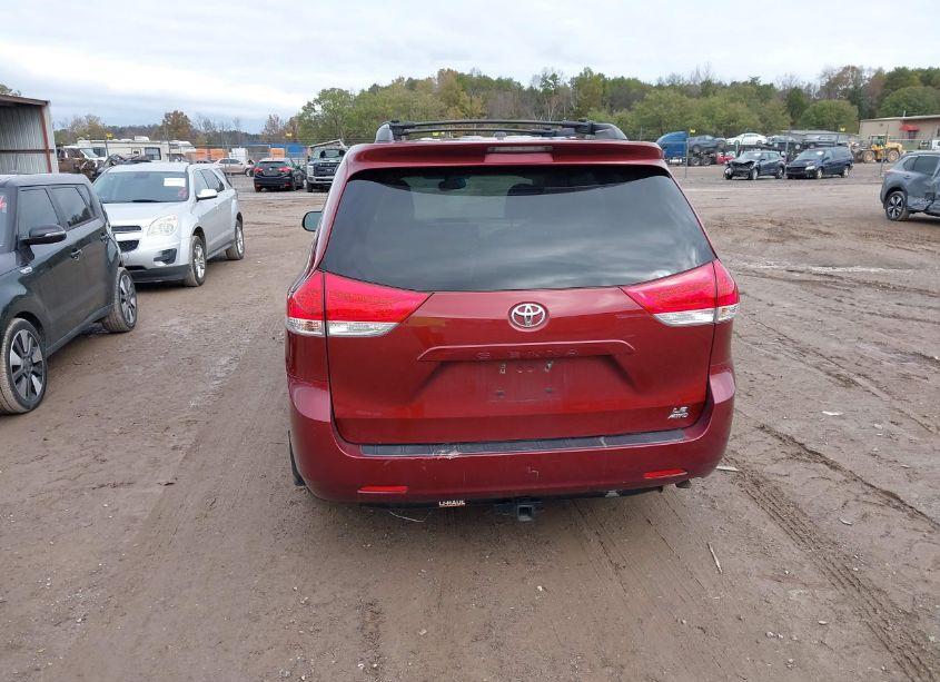 Photo 16 of 2013 Toyota Sienna LE 7 PASSENGER (VIN 5TDJK3DC4DS052206)