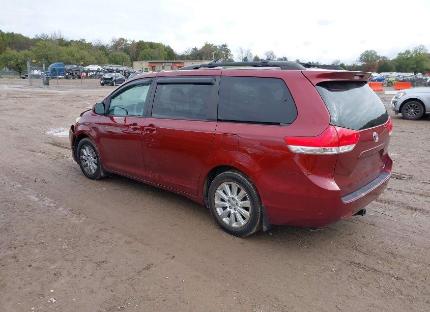 Photo 3 of 2013 Toyota Sienna LE 7 PASSENGER (VIN 5TDJK3DC4DS052206)