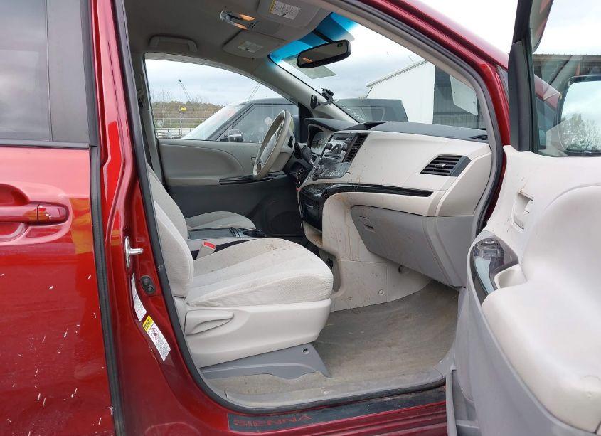 Photo 5 of 2013 Toyota Sienna LE 7 PASSENGER (VIN 5TDJK3DC4DS052206)