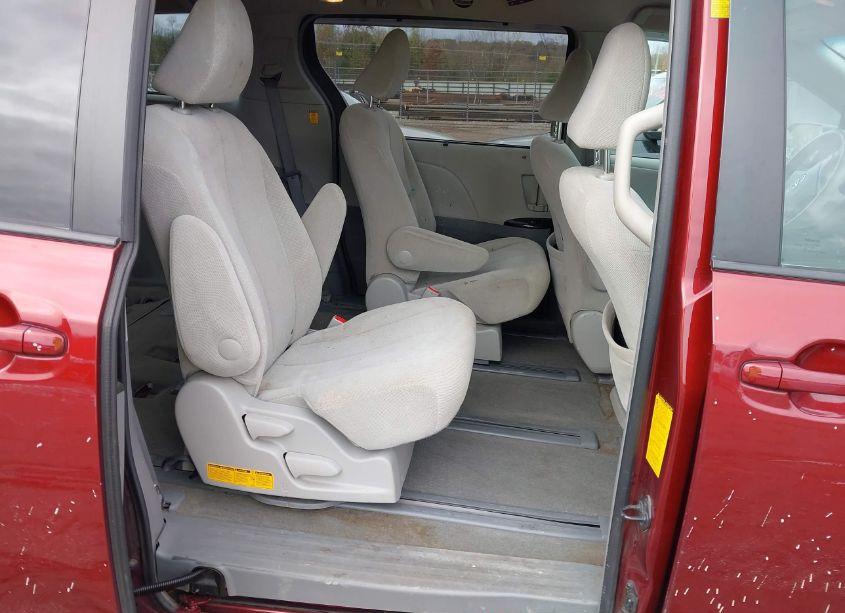 Photo 8 of 2013 Toyota Sienna LE 7 PASSENGER (VIN 5TDJK3DC4DS052206)