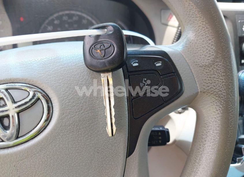 Photo 11 of 2014 Toyota Sienna LE 7 PASSENGER (VIN 5TDJK3DC4ES076068)