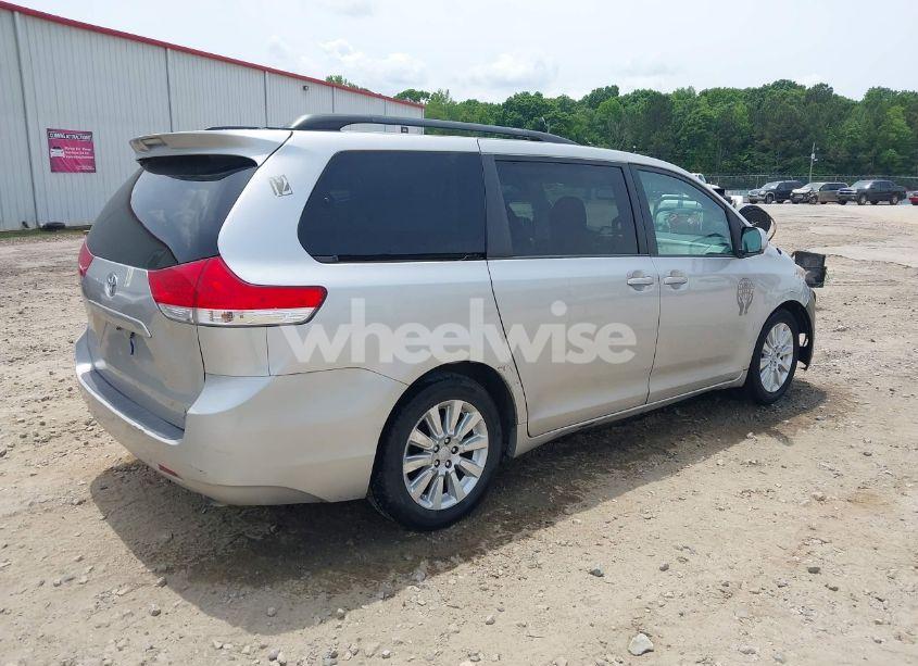 Photo 4 of 2014 Toyota Sienna LE 7 PASSENGER (VIN 5TDJK3DC4ES076068)
