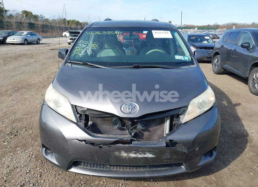 Photo 12 of 2011 Toyota Sienna LE (VIN 5TDJK3DC5BS001469)
