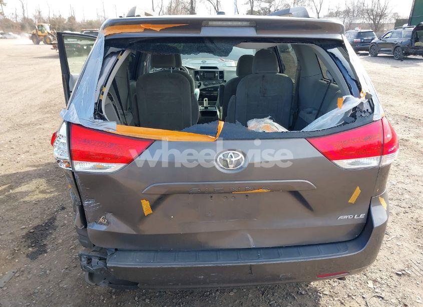 Photo 6 of 2011 Toyota Sienna LE (VIN 5TDJK3DC5BS001469)