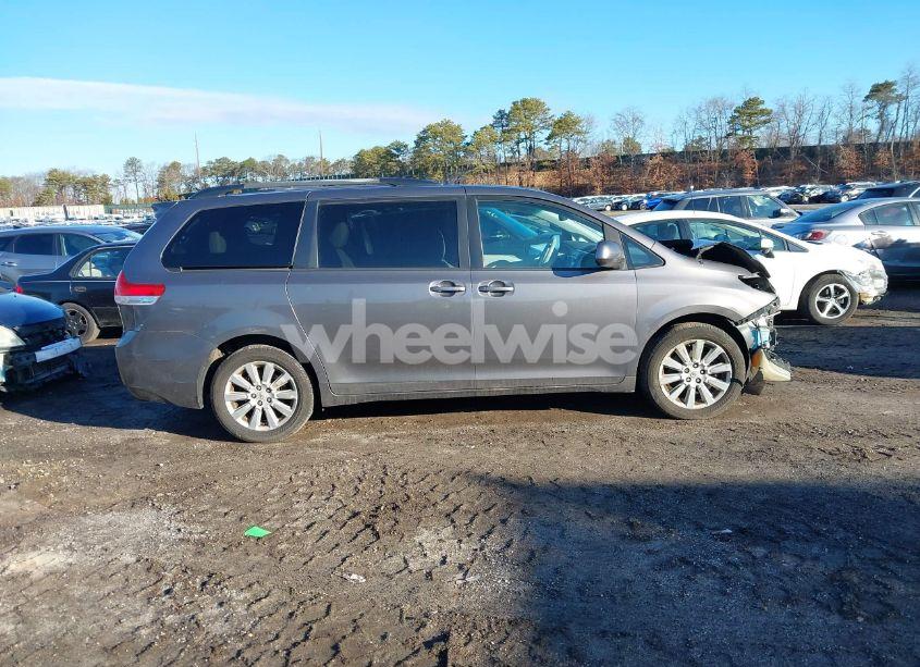 Photo 13 of 2011 Toyota Sienna LE (VIN 5TDJK3DC5BS024881)
