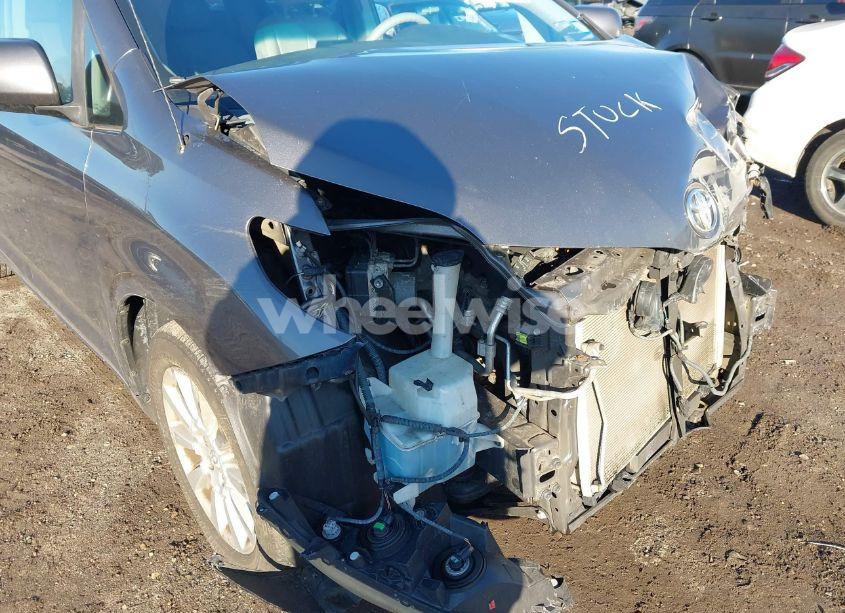 Photo 17 of 2011 Toyota Sienna LE (VIN 5TDJK3DC5BS024881)