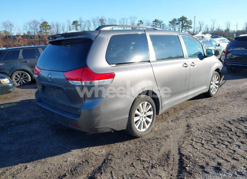 Photo 4 of 2011 Toyota Sienna LE (VIN 5TDJK3DC5BS024881)