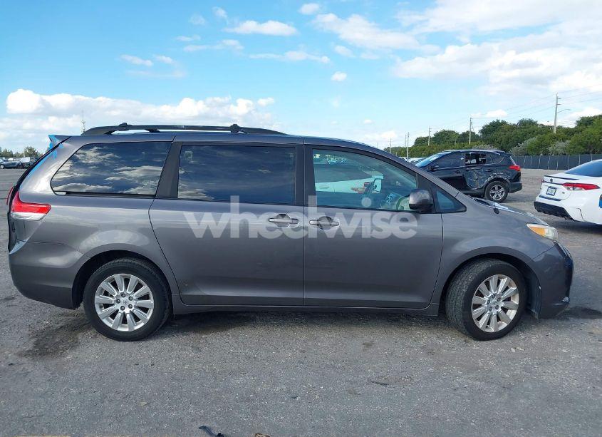 Photo 12 of 2011 Toyota Sienna LE (VIN 5TDJK3DC5BS029031)