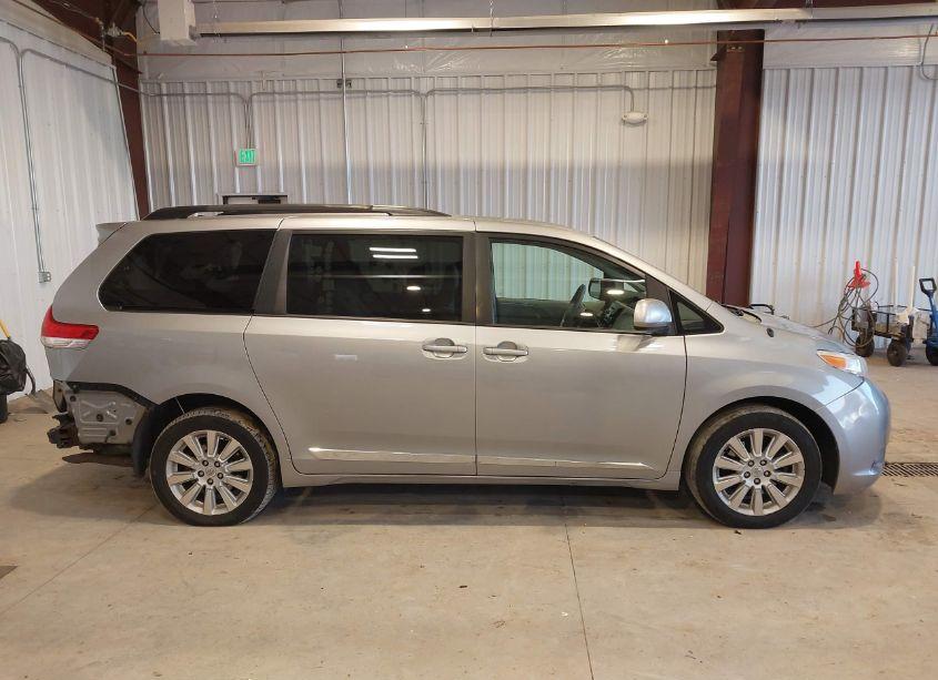 Photo 14 of 2013 Toyota Sienna LE 7 PASSENGER (VIN 5TDJK3DC5DS049511)