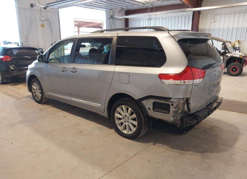 Photo 3 of 2013 Toyota Sienna LE 7 PASSENGER (VIN 5TDJK3DC5DS049511)