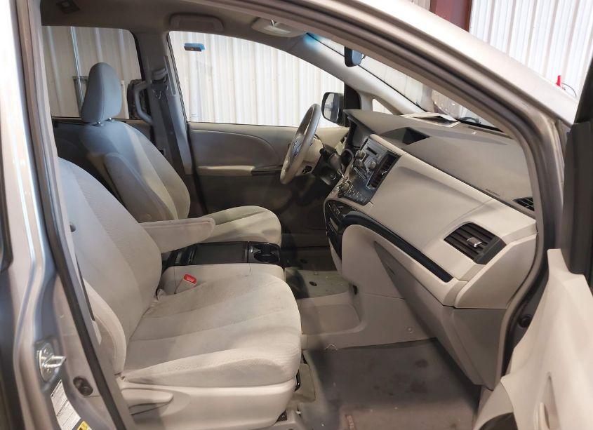 Photo 5 of 2013 Toyota Sienna LE 7 PASSENGER (VIN 5TDJK3DC5DS049511)