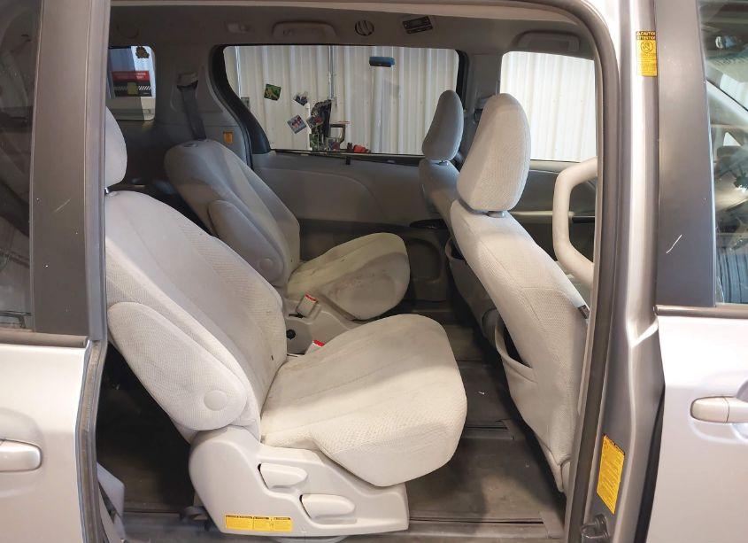 Photo 8 of 2013 Toyota Sienna LE 7 PASSENGER (VIN 5TDJK3DC5DS049511)