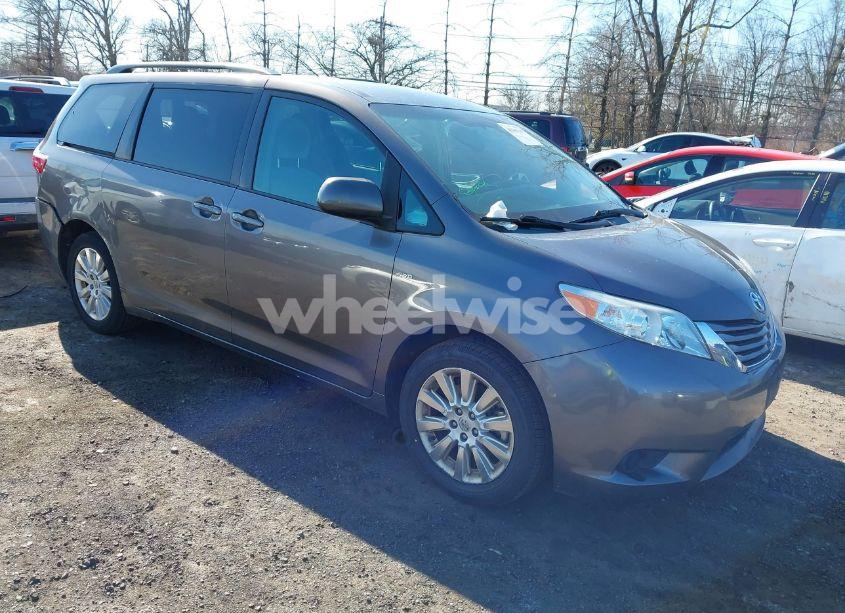 2016 Toyota Sienna LE 7 PASSENGER (VIN 5TDJK3DC5GS133753) main photo