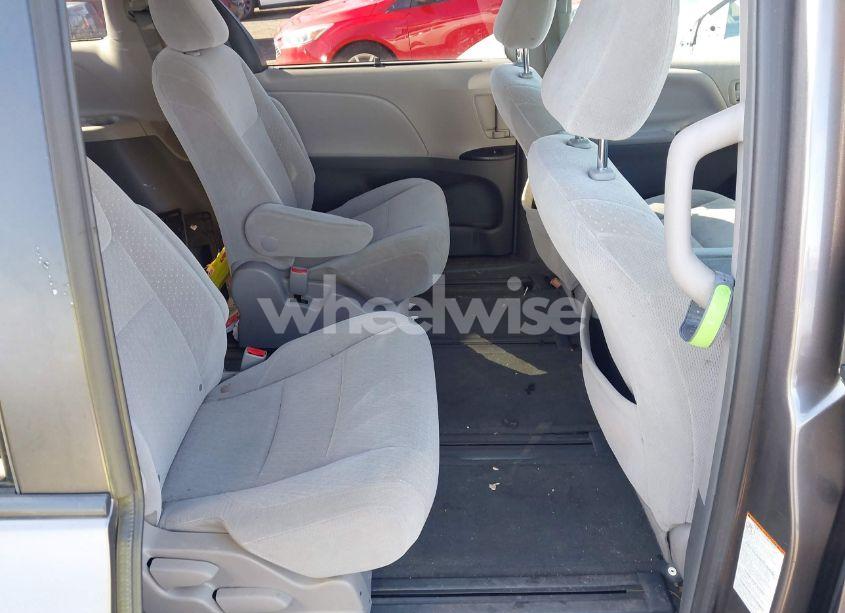 Photo 8 of 2016 Toyota Sienna LE 7 PASSENGER (VIN 5TDJK3DC5GS133753)