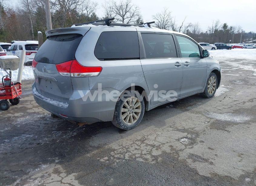 Photo 4 of 2011 Toyota Sienna LE (VIN 5TDJK3DC6BS026526)