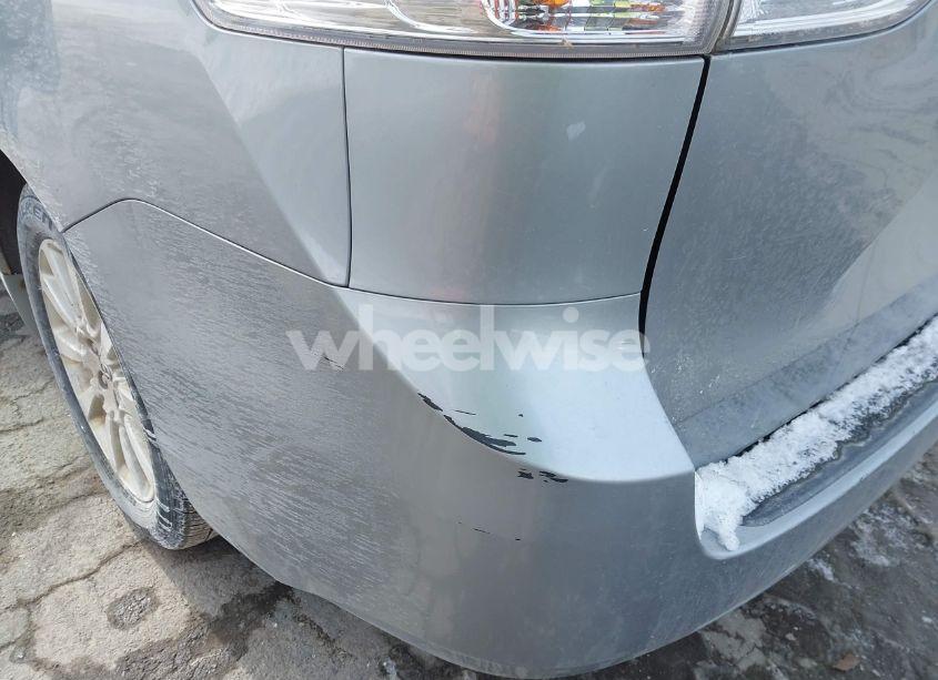 Photo 6 of 2011 Toyota Sienna LE (VIN 5TDJK3DC6BS026526)