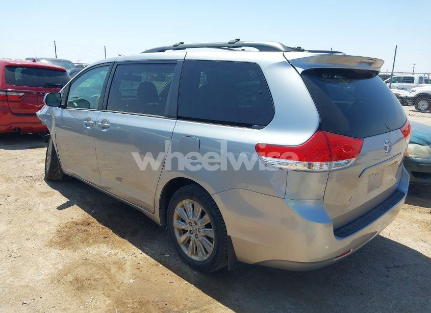 Photo 3 of 2011 Toyota Sienna LE (VIN 5TDJK3DC6BS027191)