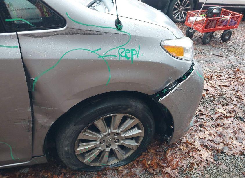 Photo 12 of 2013 Toyota Sienna LE 7 PASSENGER (VIN 5TDJK3DC6DS060002)