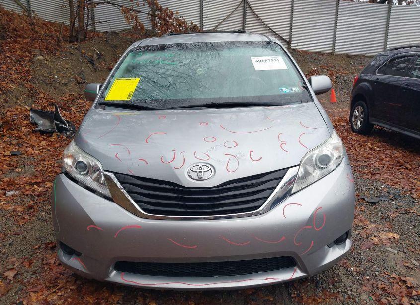 Photo 13 of 2013 Toyota Sienna LE 7 PASSENGER (VIN 5TDJK3DC6DS060002)