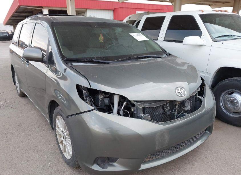 2014 Toyota Sienna LE 7 PASSENGER (VIN 5TDJK3DC6ES074273) main photo
