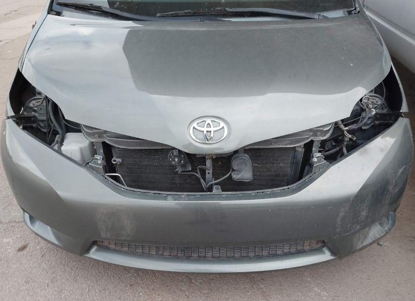Photo 12 of 2014 Toyota Sienna LE 7 PASSENGER (VIN 5TDJK3DC6ES074273)