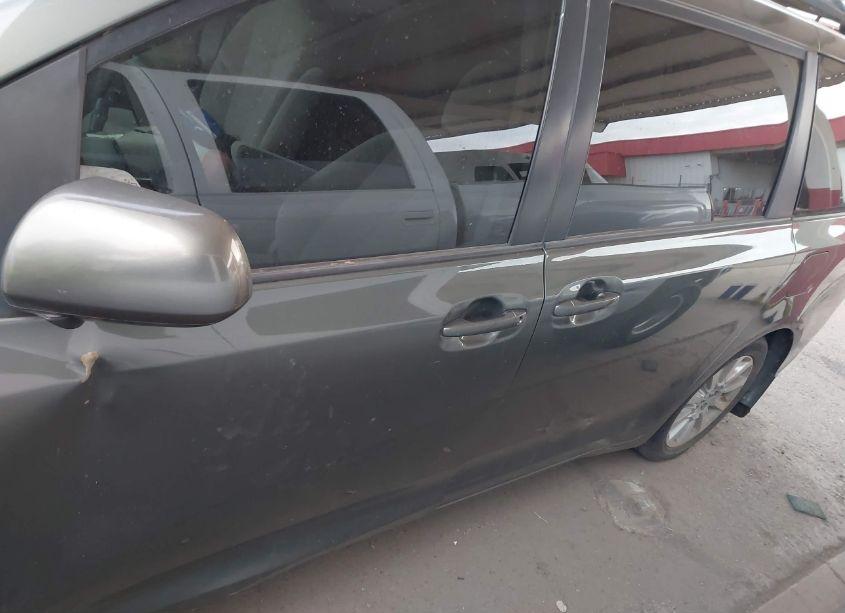 Photo 14 of 2014 Toyota Sienna LE 7 PASSENGER (VIN 5TDJK3DC6ES074273)