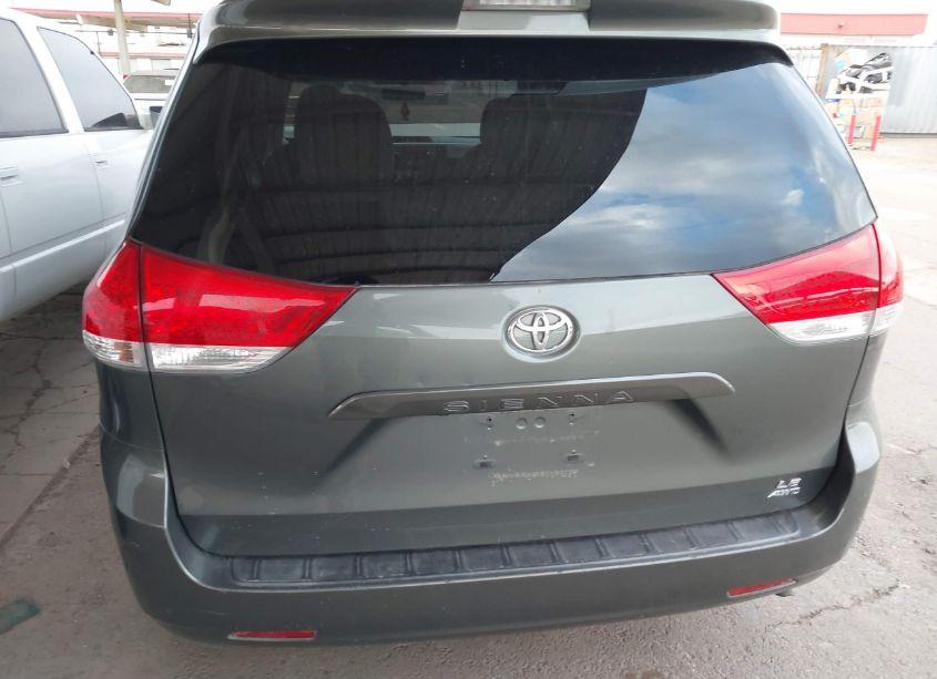Photo 16 of 2014 Toyota Sienna LE 7 PASSENGER (VIN 5TDJK3DC6ES074273)