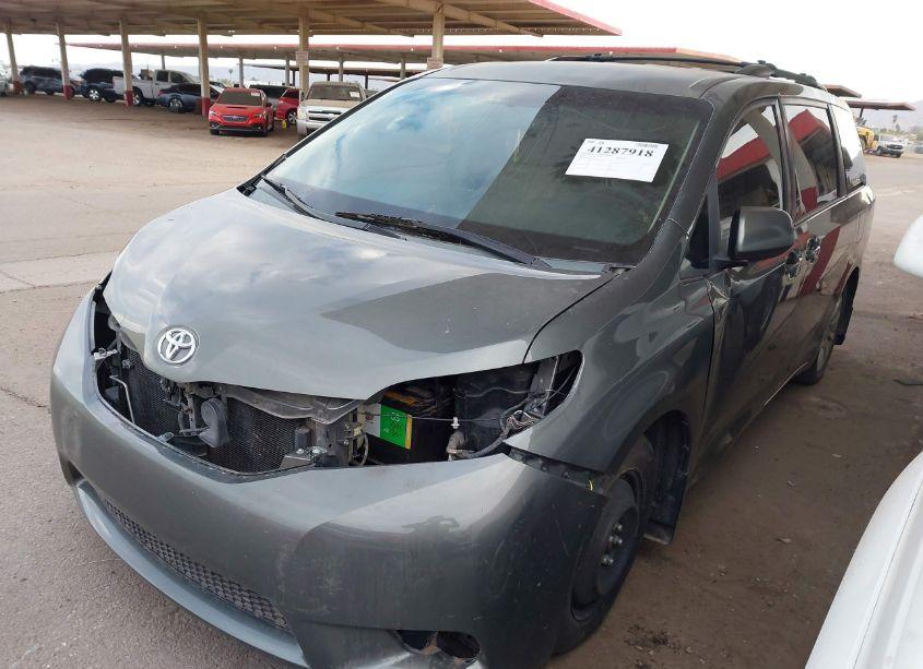 Photo 2 of 2014 Toyota Sienna LE 7 PASSENGER (VIN 5TDJK3DC6ES074273)