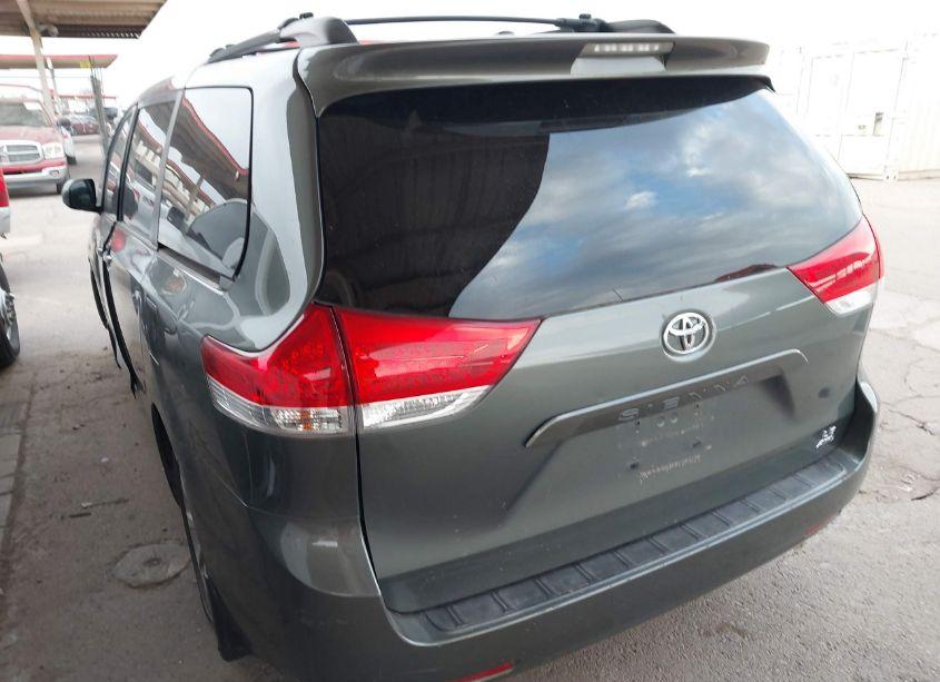 Photo 3 of 2014 Toyota Sienna LE 7 PASSENGER (VIN 5TDJK3DC6ES074273)