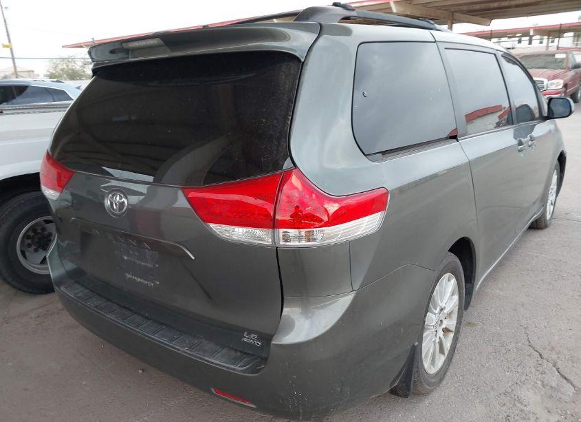 Photo 4 of 2014 Toyota Sienna LE 7 PASSENGER (VIN 5TDJK3DC6ES074273)