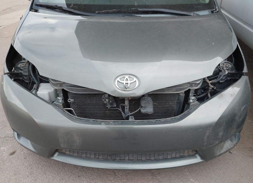 Photo 6 of 2014 Toyota Sienna LE 7 PASSENGER (VIN 5TDJK3DC6ES074273)