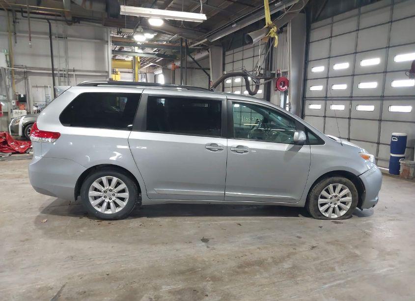 Photo 13 of 2012 Toyota Sienna LE 7 PASSENGER (VIN 5TDJK3DC8CS034077)