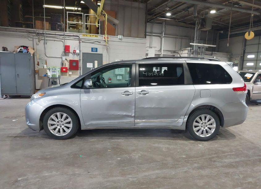 Photo 14 of 2012 Toyota Sienna LE 7 PASSENGER (VIN 5TDJK3DC8CS034077)