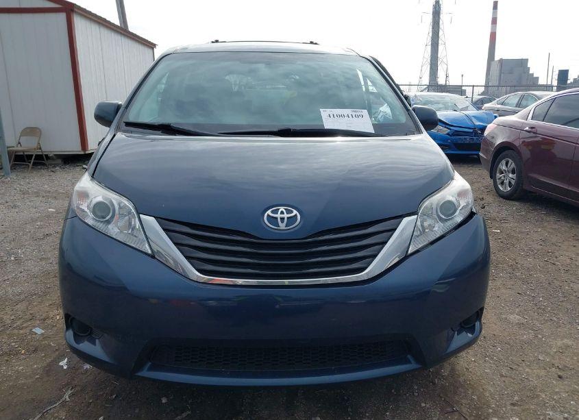 Photo 12 of 2011 Toyota Sienna LE (VIN 5TDJK3DC9BS023748)