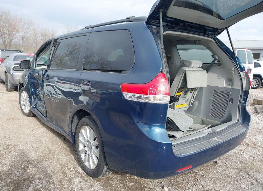 Photo 3 of 2011 Toyota Sienna LE (VIN 5TDJK3DC9BS023748)