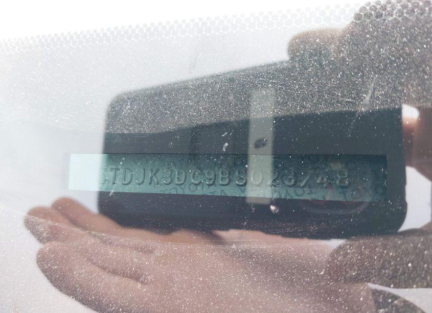 Photo 9 of 2011 Toyota Sienna LE (VIN 5TDJK3DC9BS023748)