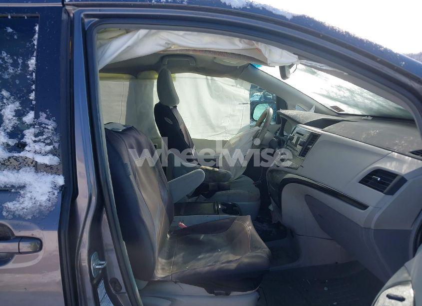 Photo 5 of 2013 Toyota Sienna LE 7 PASSENGER (VIN 5TDJK3DCXDS061105)