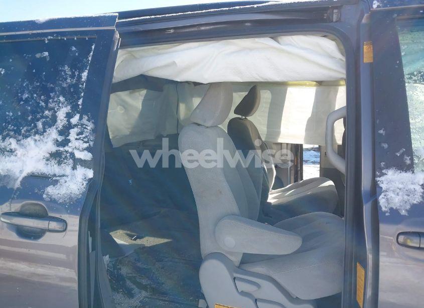 Photo 8 of 2013 Toyota Sienna LE 7 PASSENGER (VIN 5TDJK3DCXDS061105)