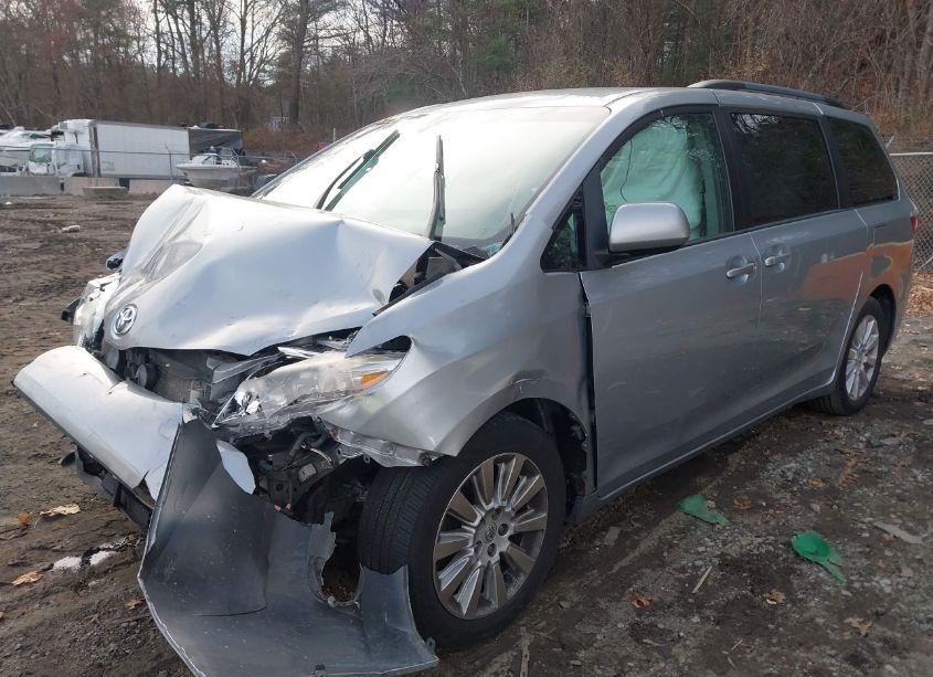 Photo 2 of 2015 Toyota Sienna LE 7 PASSENGER (VIN 5TDJK3DCXFS117515)