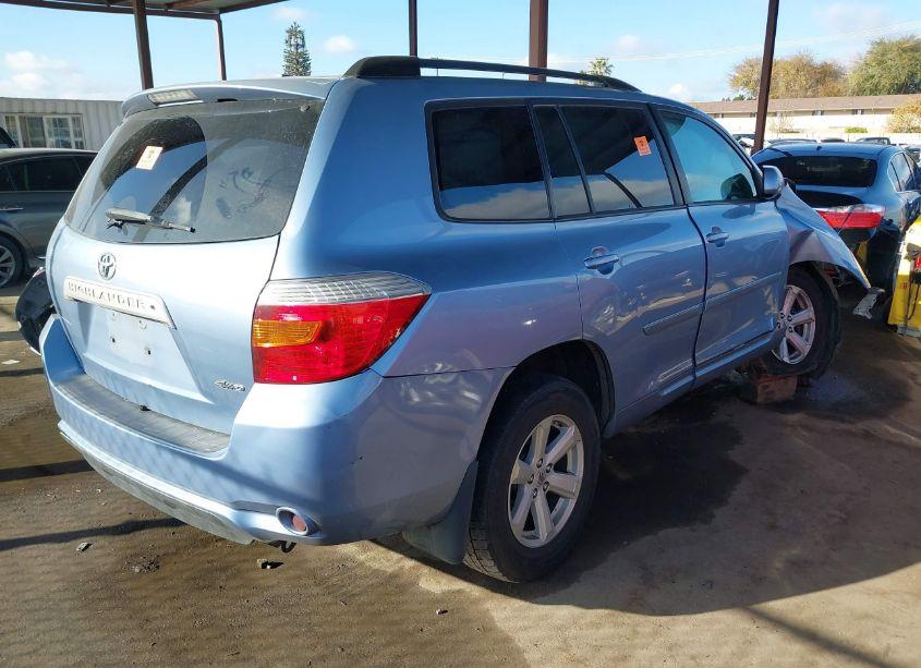 Photo 4 of 2010 Toyota Highlander SE V6 (VIN 5TDJK3EH0AS012677)