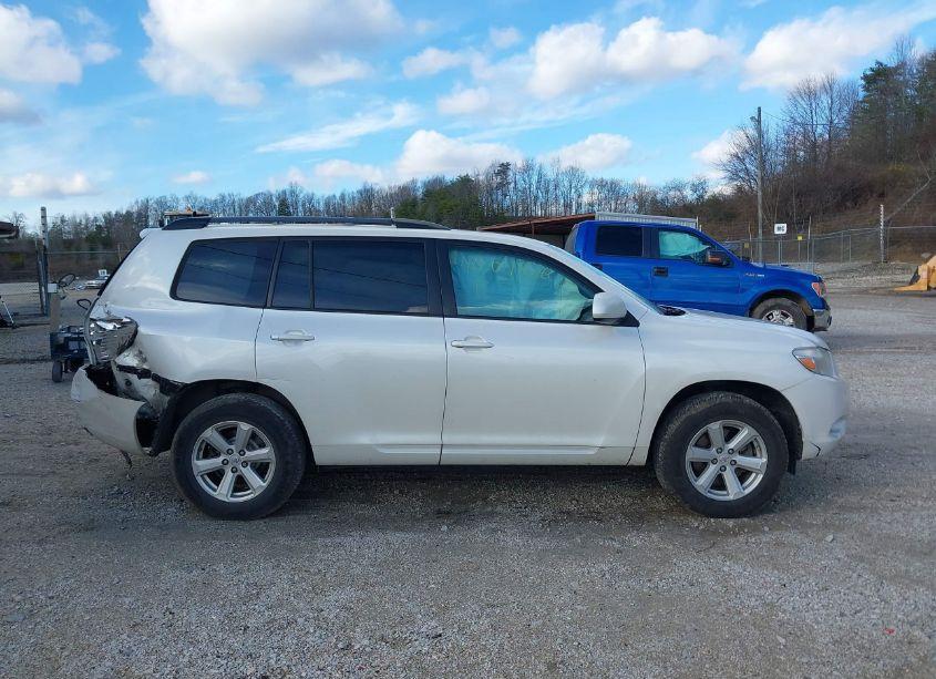 Photo 14 of 2010 Toyota Highlander SE V6 (VIN 5TDJK3EH1AS013627)
