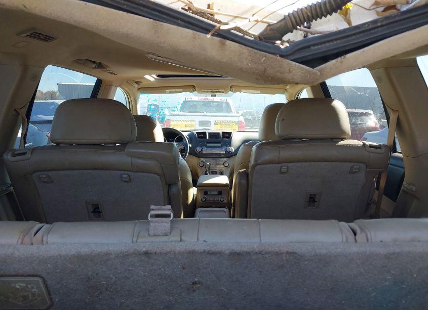 Photo 8 of 2010 Toyota Highlander SE V6 (VIN 5TDJK3EH1AS017774)