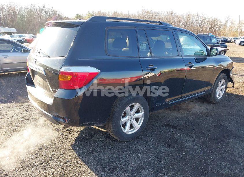 Photo 4 of 2010 Toyota Highlander SE V6 (VIN 5TDJK3EH2AS016603)