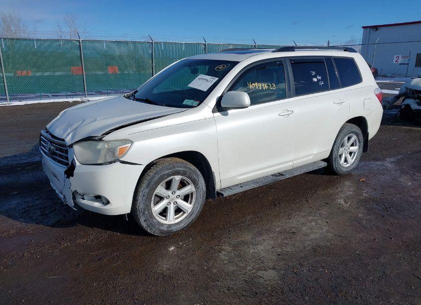 Photo 2 of 2010 Toyota Highlander SE V6 (VIN 5TDJK3EH2AS029643)