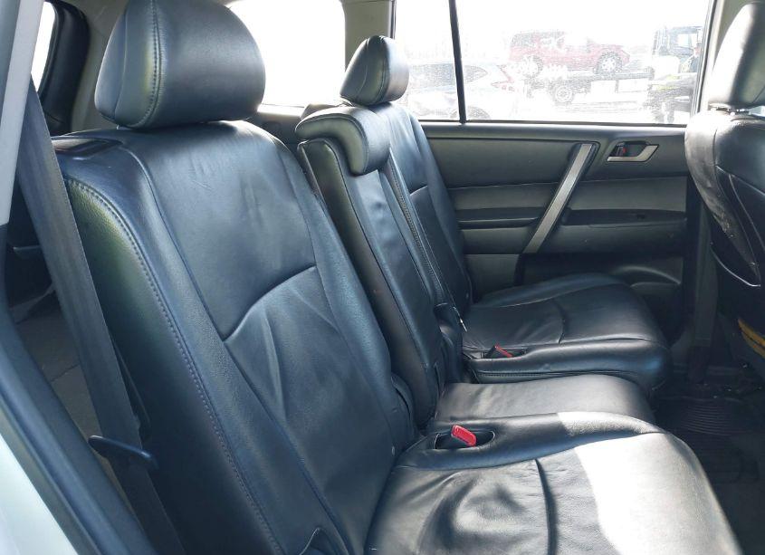 Photo 8 of 2010 Toyota Highlander SE V6 (VIN 5TDJK3EH2AS029643)