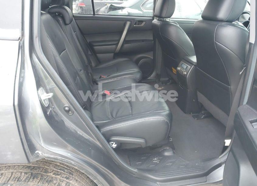 Photo 8 of 2010 Toyota Highlander SE V6 (VIN 5TDJK3EH2AS039007)