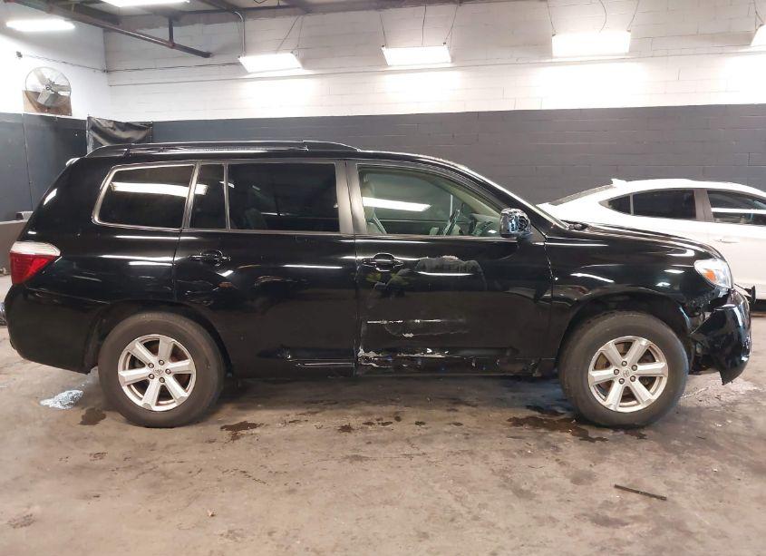Photo 13 of 2010 Toyota Highlander SE V6 (VIN 5TDJK3EH3AS033717)