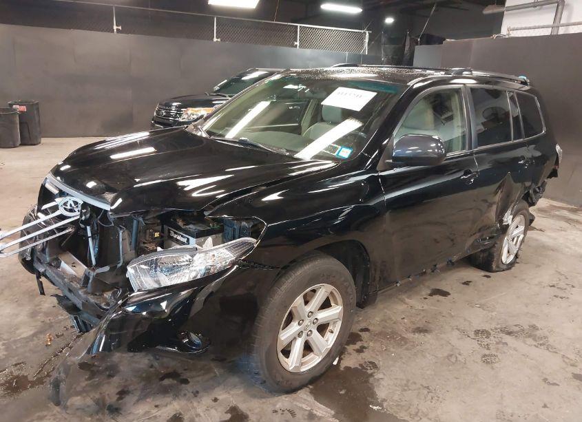 Photo 2 of 2010 Toyota Highlander SE V6 (VIN 5TDJK3EH3AS033717)