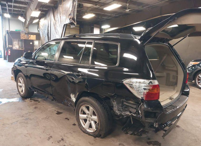 Photo 3 of 2010 Toyota Highlander SE V6 (VIN 5TDJK3EH3AS033717)