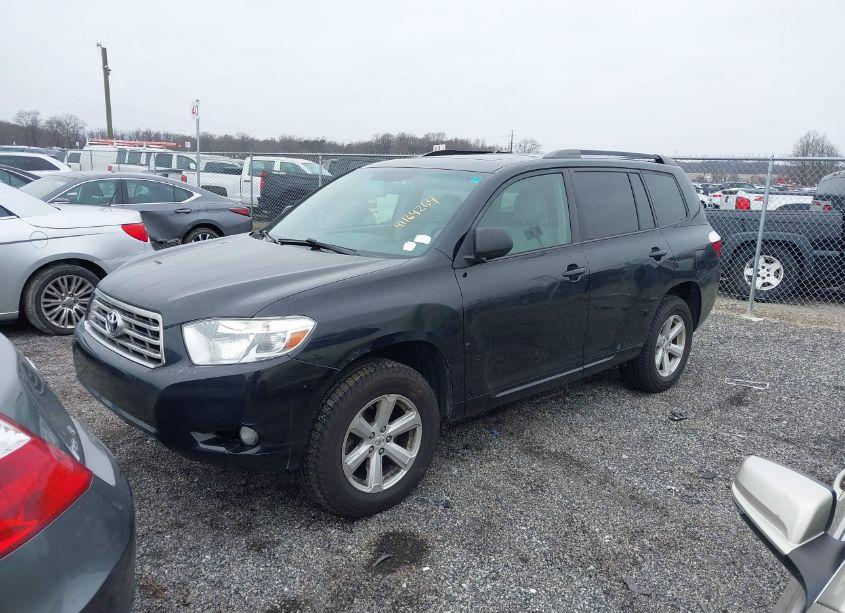 Photo 2 of 2010 Toyota Highlander SE V6 (VIN 5TDJK3EH3AS040960)